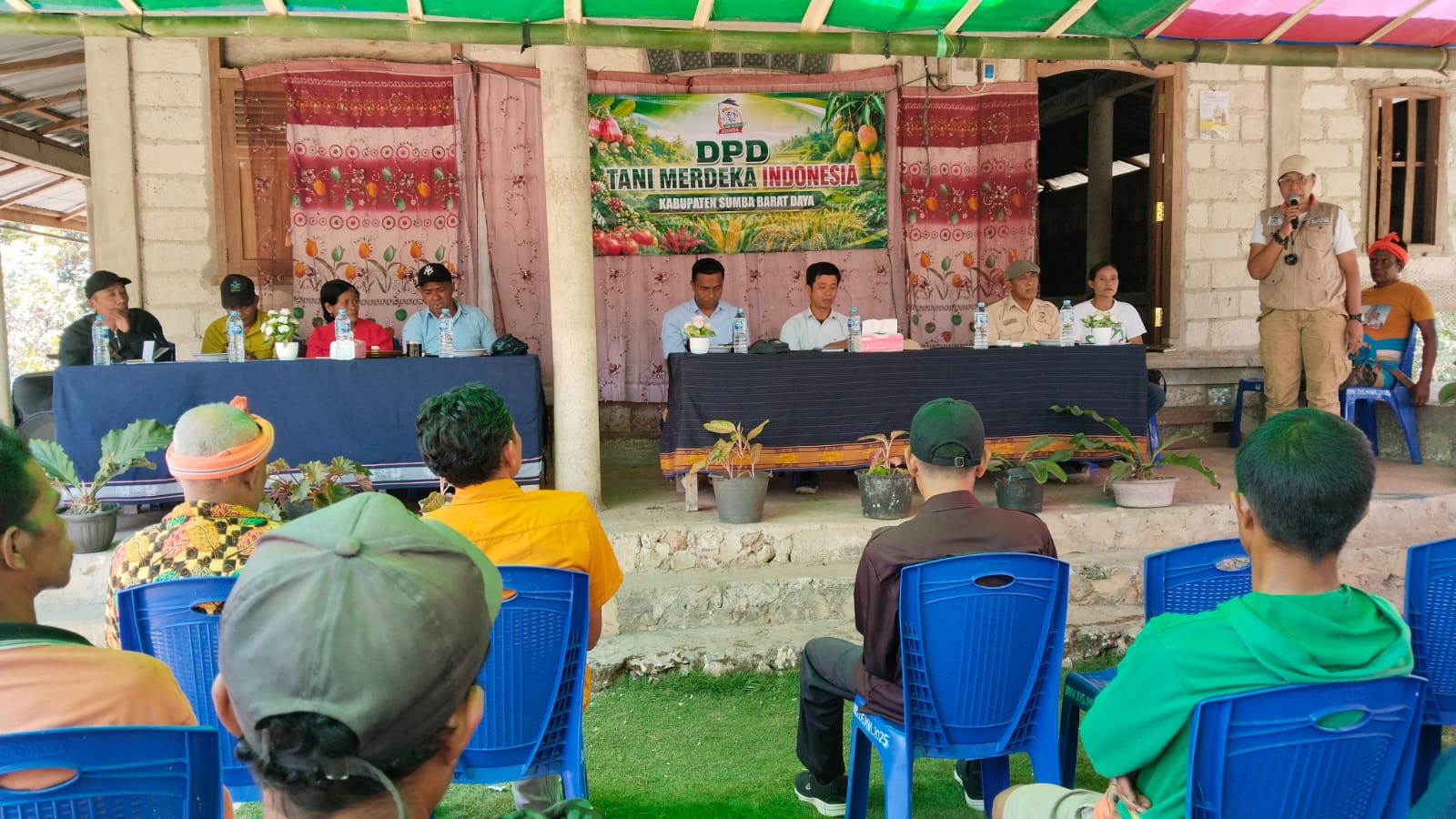 Sosialisasi TMI di Sumba Barat Daya: Gapoktan Mawar dan Petani KTH Mata Weelima Keluhkan Biaya Air dan Minta Pendampingan Berkelanjutan.